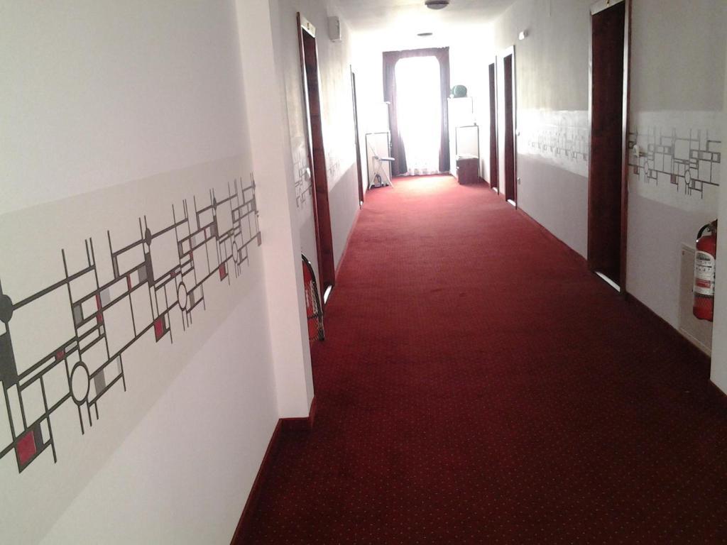 Pension Rozeclas Oradea Ngoại thất bức ảnh